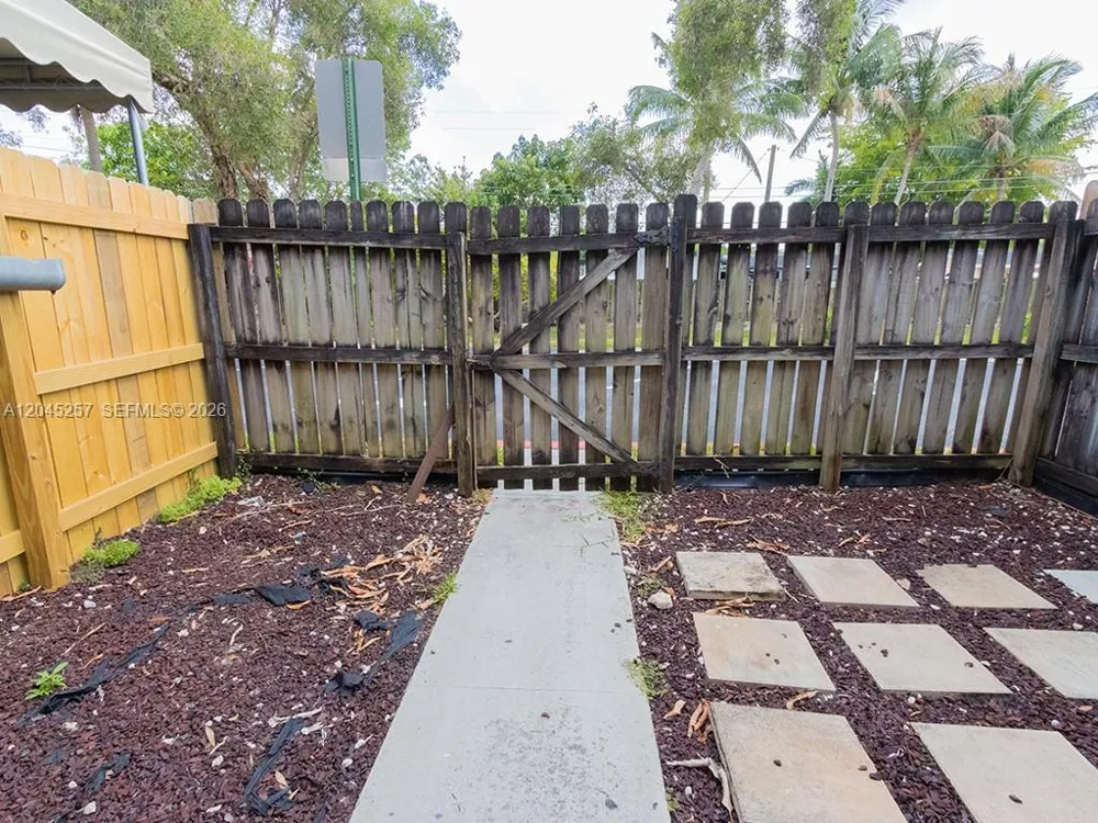 4648 NW 9th Dr #4648 Plantation, FL 33317
