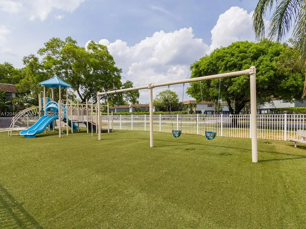 4648 NW 9th Dr #4648 Plantation, FL 33317