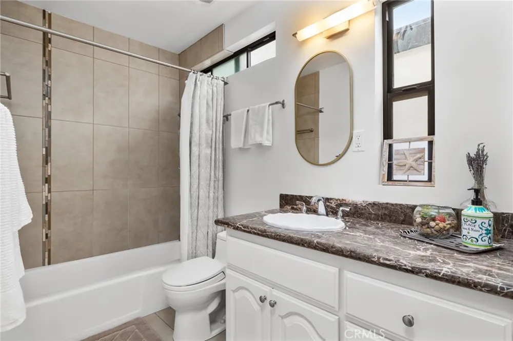 925 Monterey Hermosa Beach, CA 90254