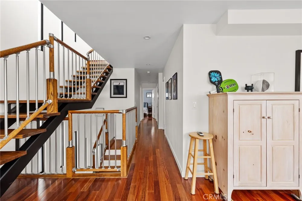 925 Monterey Hermosa Beach, CA 90254