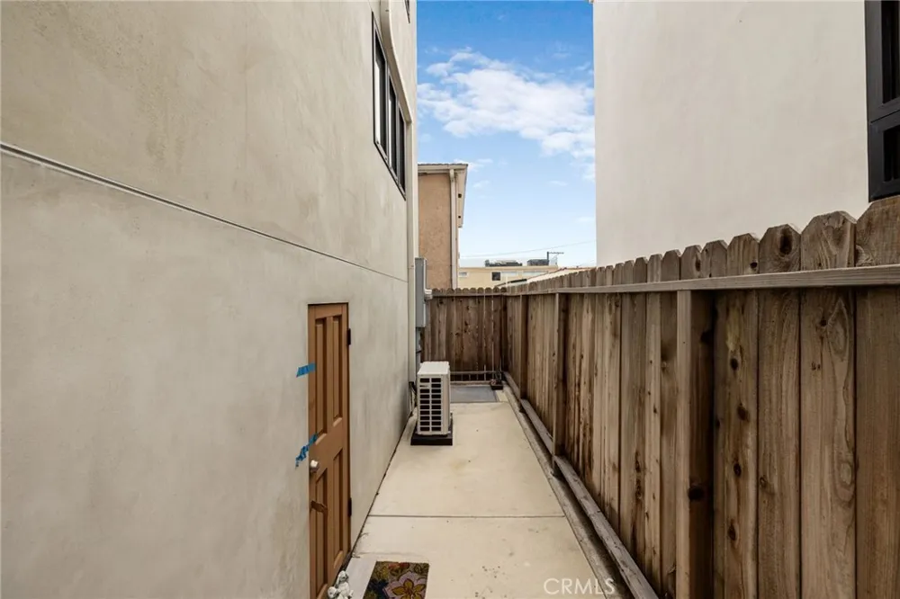 925 Monterey Hermosa Beach, CA 90254