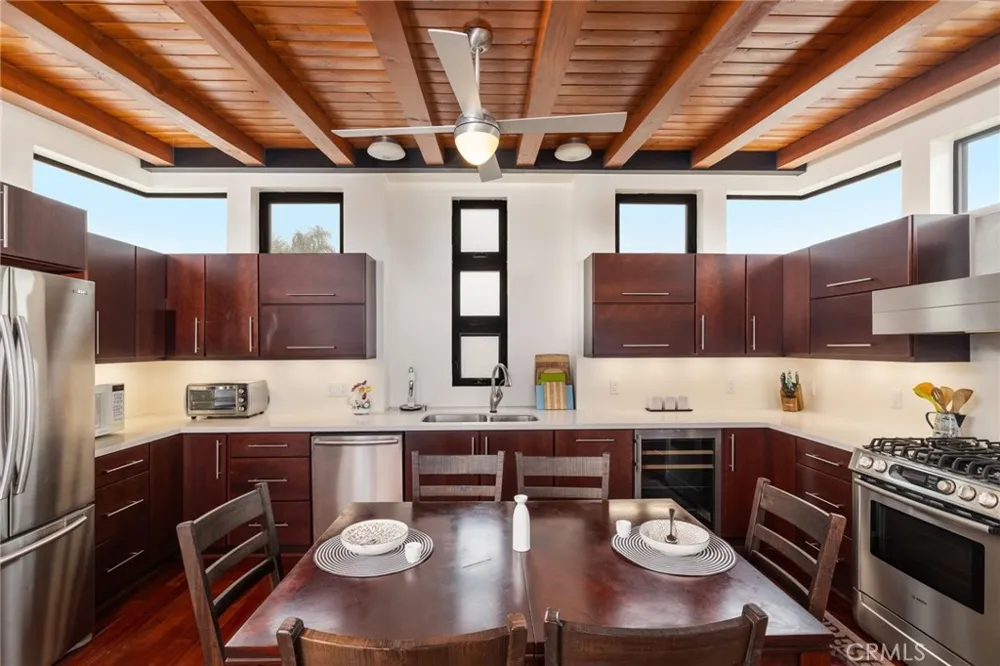 925 Monterey Hermosa Beach, CA 90254
