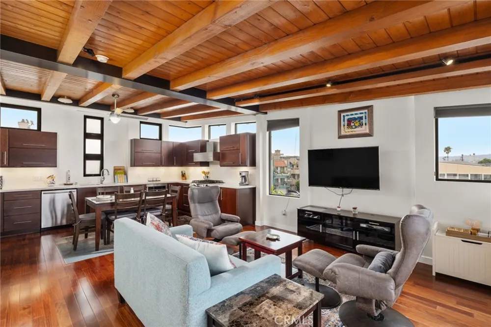 925 Monterey Hermosa Beach, CA 90254