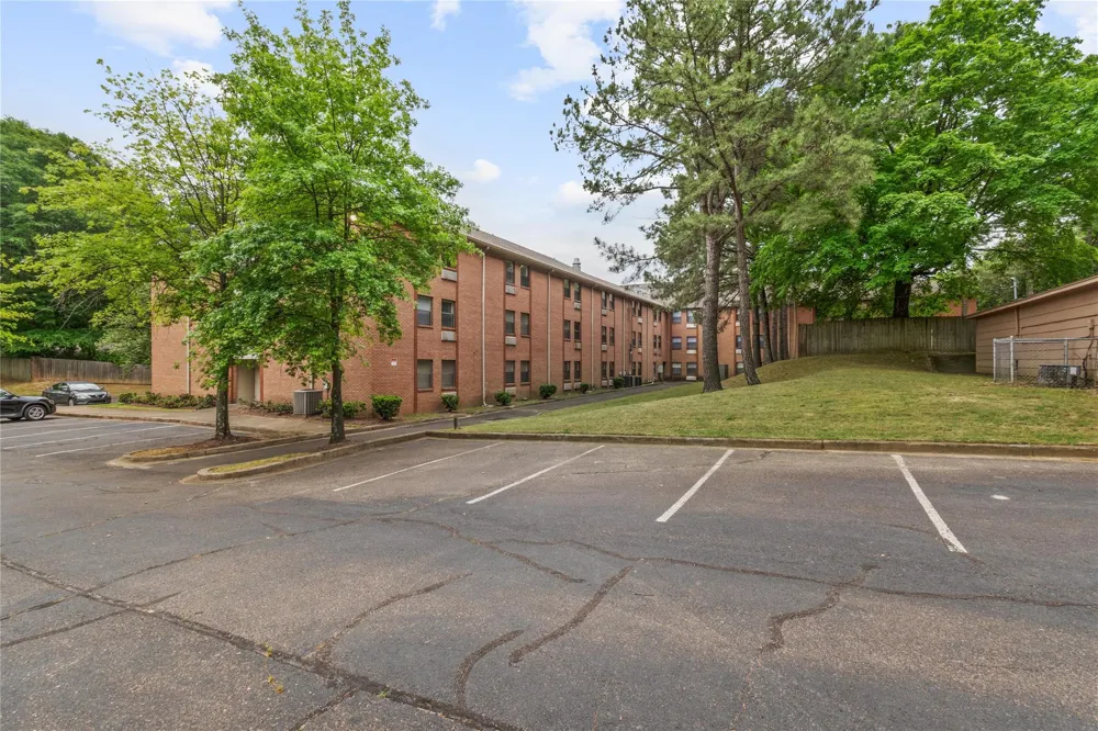 1360 E Alcy Road Memphis, TN 38106