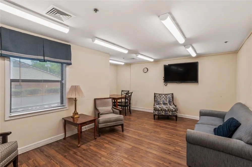1360 E Alcy Road Memphis, TN 38106