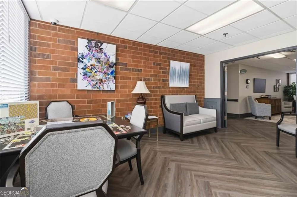 300 Johnson Ferry RD NE Sandy Springs, GA 30328