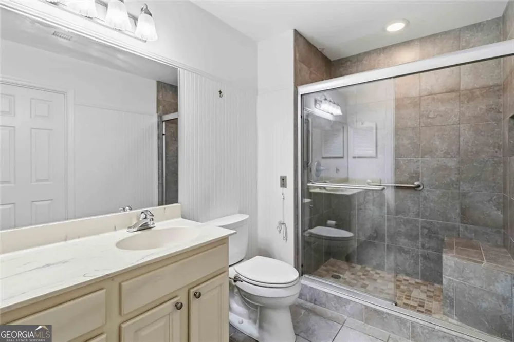 300 Johnson Ferry RD NE Sandy Springs, GA 30328