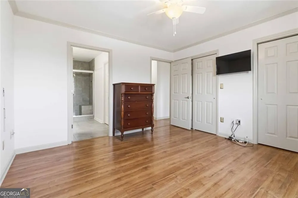300 Johnson Ferry RD NE Sandy Springs, GA 30328