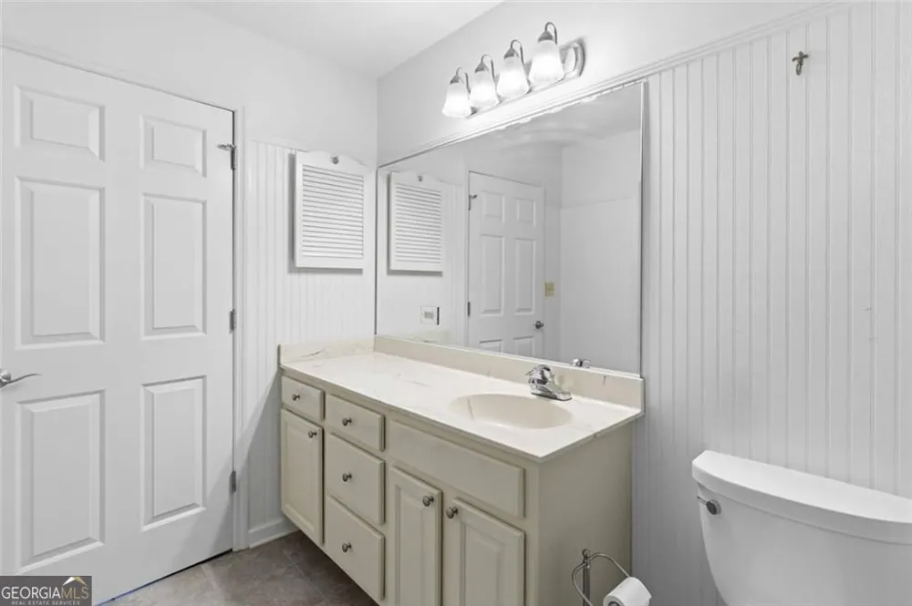 300 Johnson Ferry RD NE Sandy Springs, GA 30328