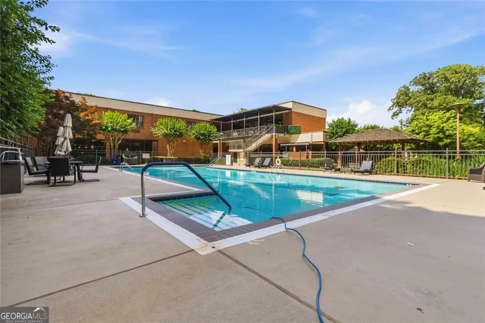 300 Johnson Ferry RD NE Sandy Springs, GA 30328