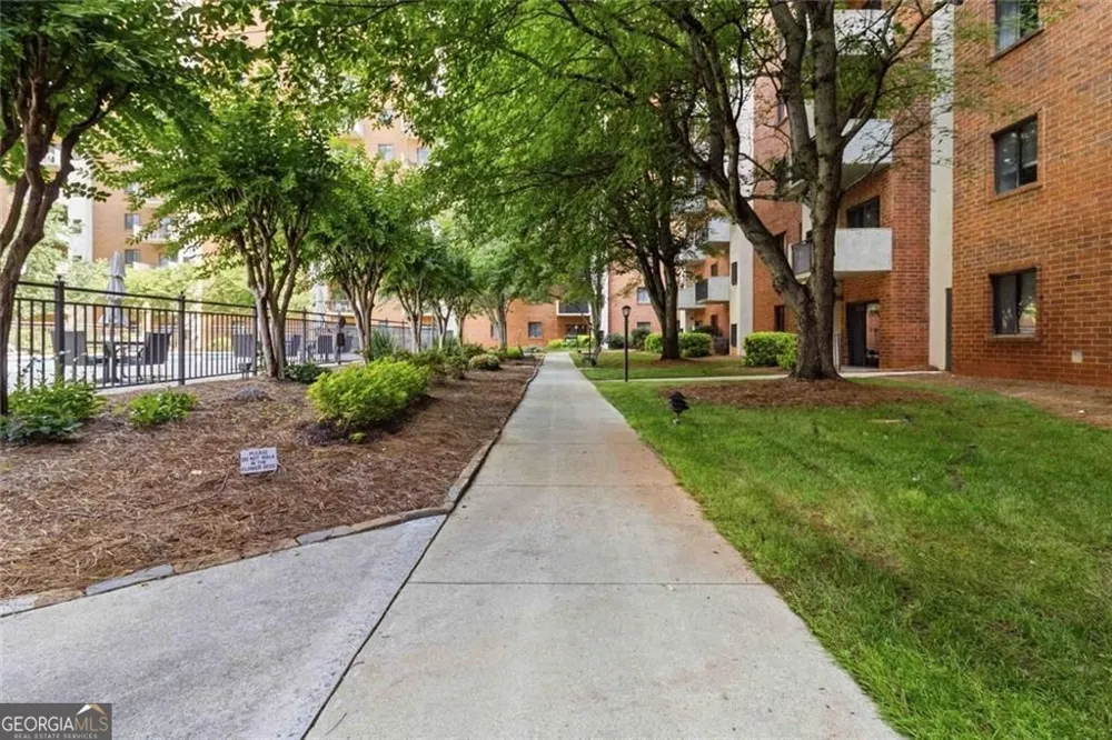 300 Johnson Ferry RD NE Sandy Springs, GA 30328