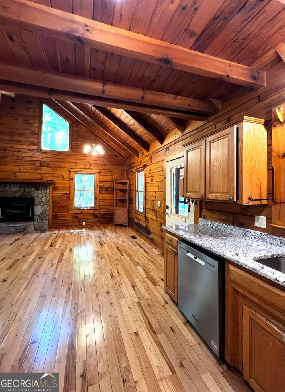 187 Tiffany LN Mineral Bluff, GA 30559