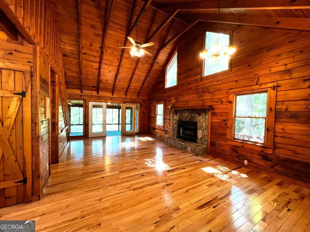 187 Tiffany LN Mineral Bluff, GA 30559