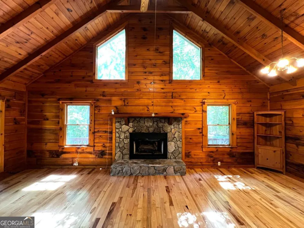 187 Tiffany LN Mineral Bluff, GA 30559