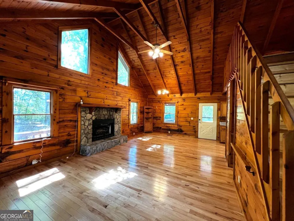 187 Tiffany LN Mineral Bluff, GA 30559