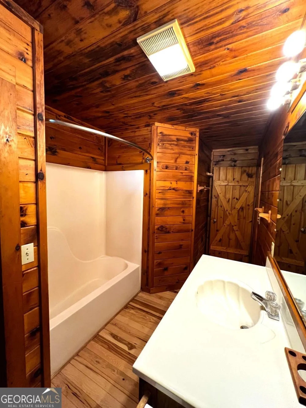 187 Tiffany LN Mineral Bluff, GA 30559