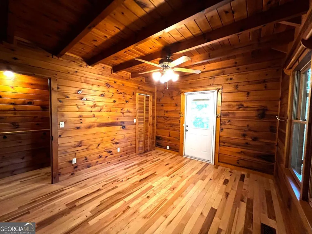 187 Tiffany LN Mineral Bluff, GA 30559