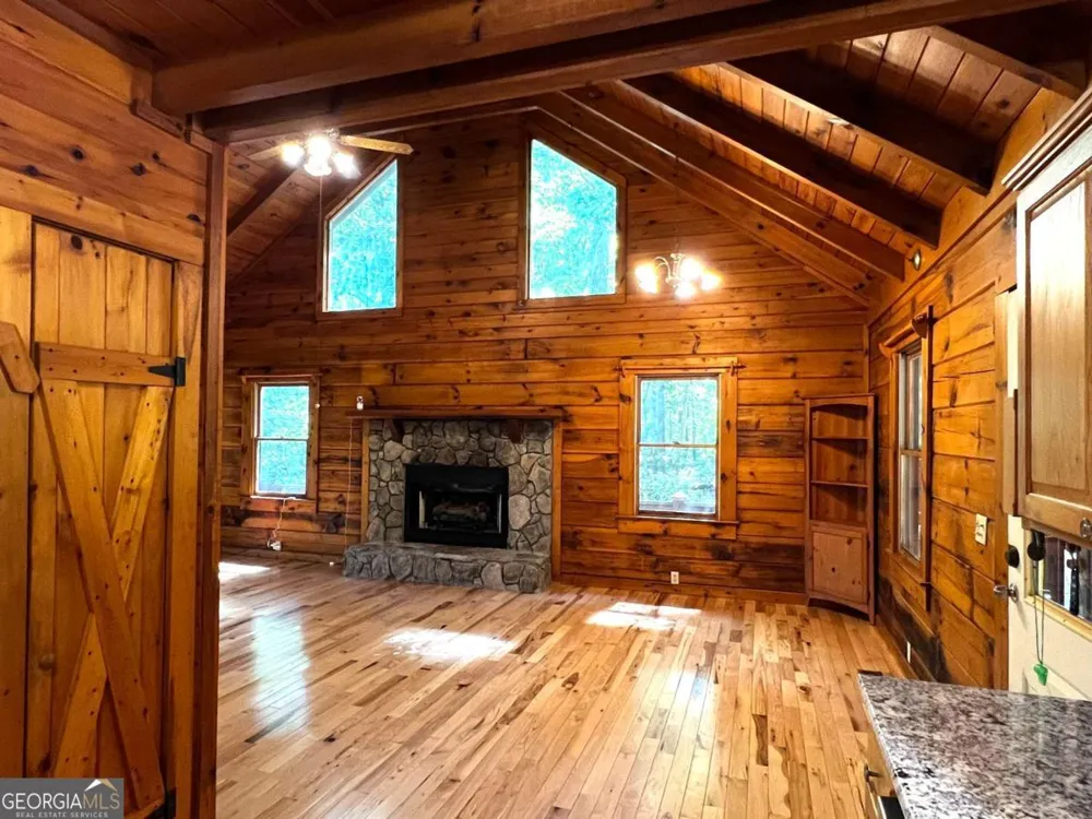 187 Tiffany LN Mineral Bluff, GA 30559