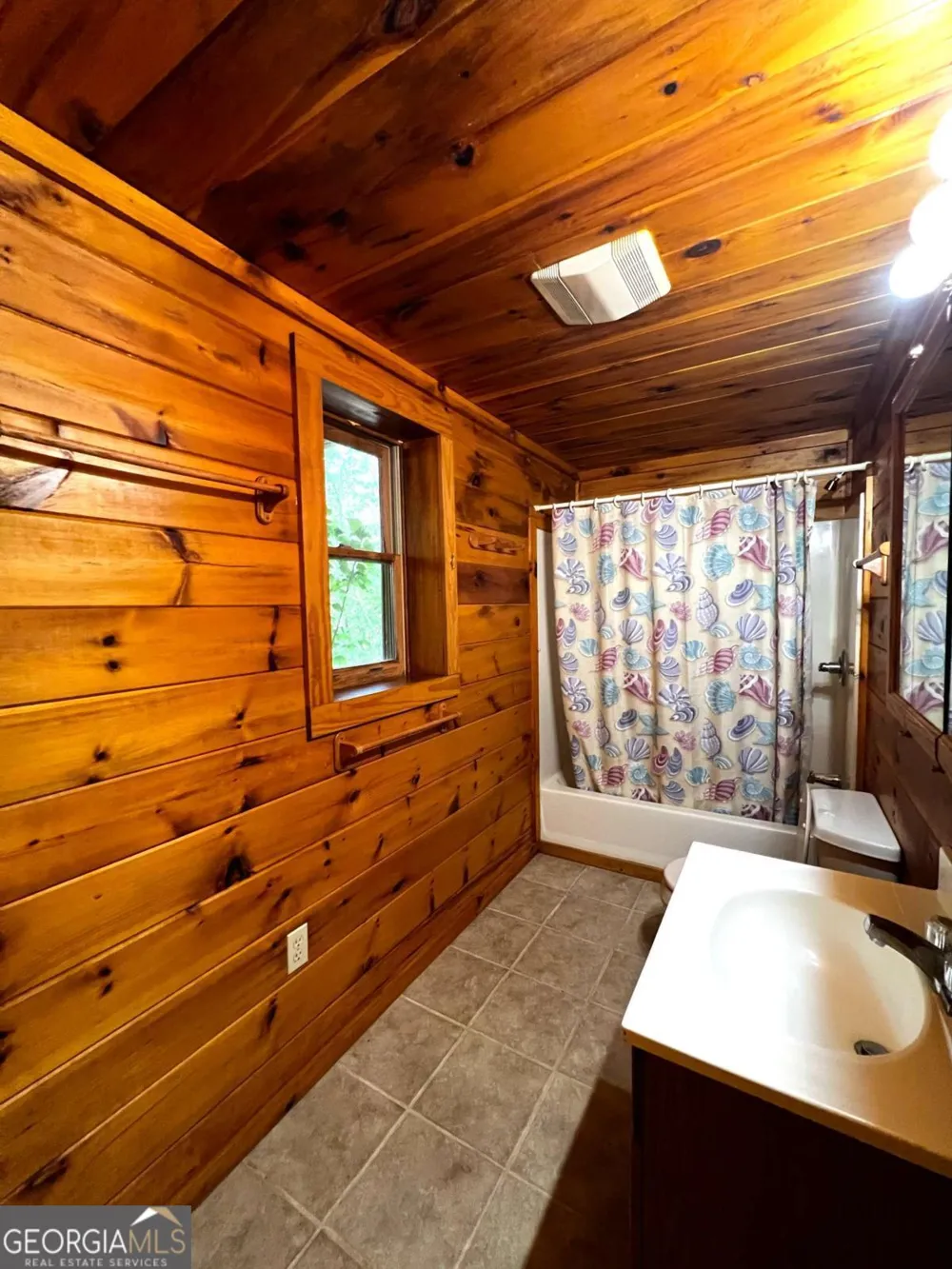 187 Tiffany LN Mineral Bluff, GA 30559