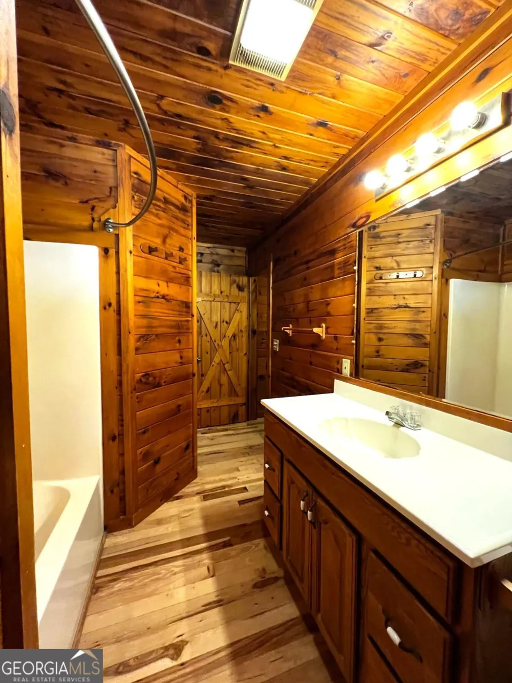187 Tiffany LN Mineral Bluff, GA 30559