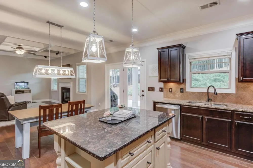 6005 Deer Walk TRL Sugar Hill, GA 30518