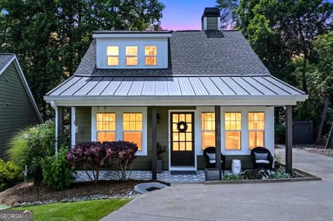 220 Lakeside DR