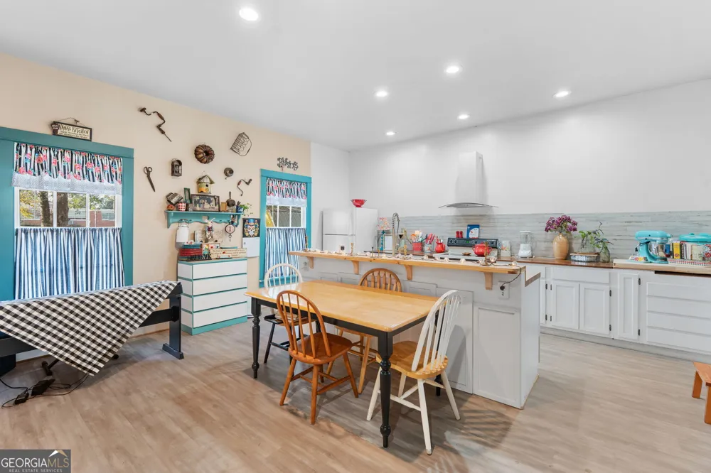 66 Merritt ST Hawkinsville, GA 31036
