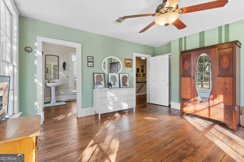 66 Merritt ST Hawkinsville, GA 31036