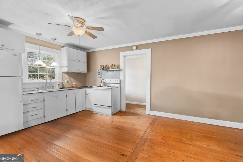 66 Merritt ST Hawkinsville, GA 31036