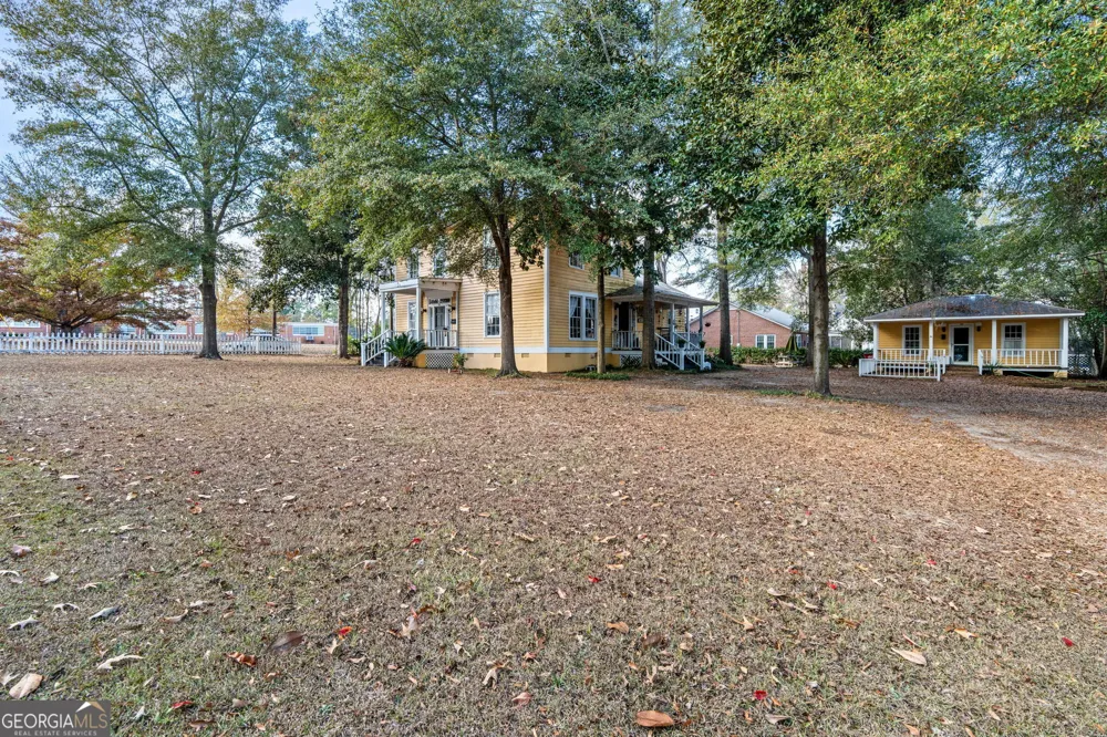 66 Merritt ST Hawkinsville, GA 31036