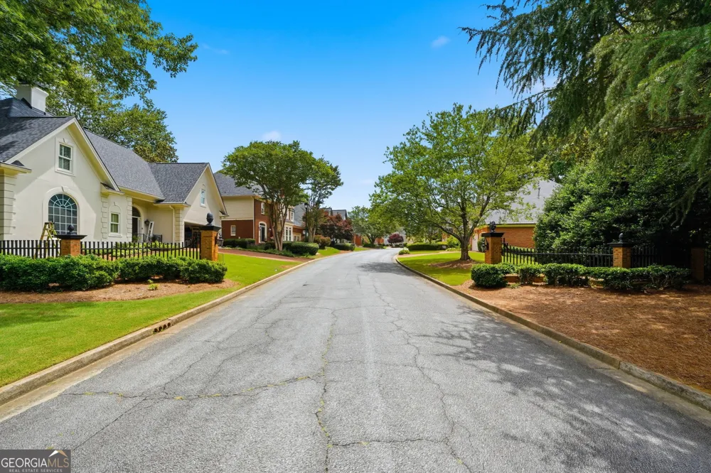 2285 Littlebrooke TRCE Dunwoody, GA 30338