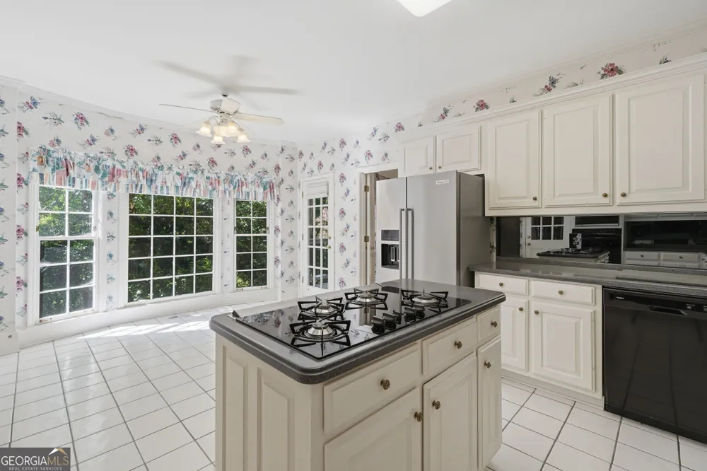 2285 Littlebrooke TRCE Dunwoody, GA 30338