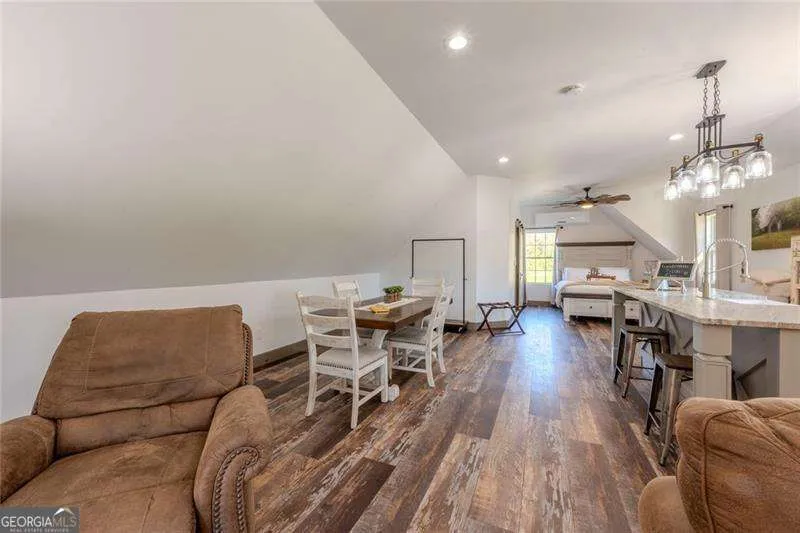 182 Henry Mack Hill RD Rydal, GA 30171