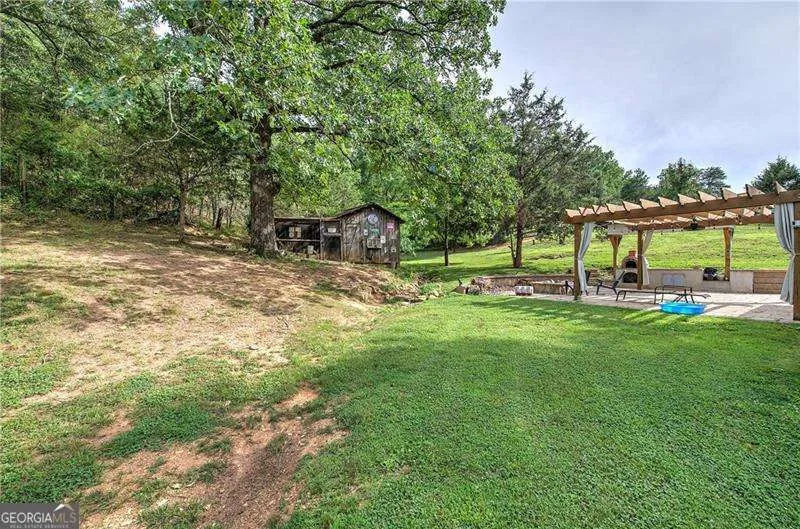 182 Henry Mack Hill RD Rydal, GA 30171
