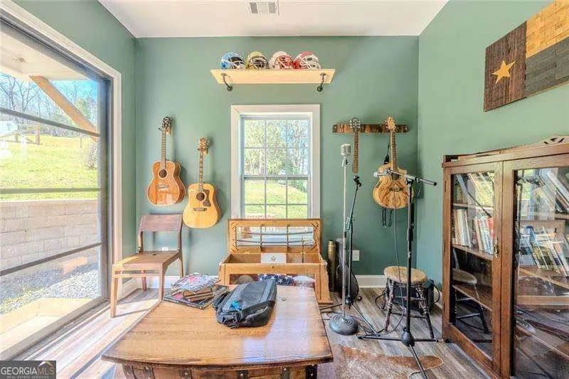 182 Henry Mack Hill RD Rydal, GA 30171