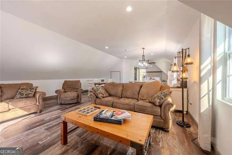 182 Henry Mack Hill RD Rydal, GA 30171