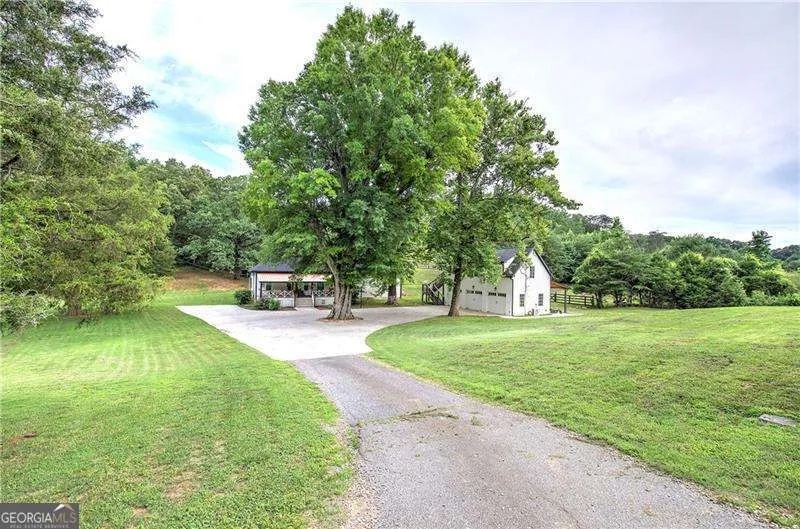 182 Henry Mack Hill RD Rydal, GA 30171