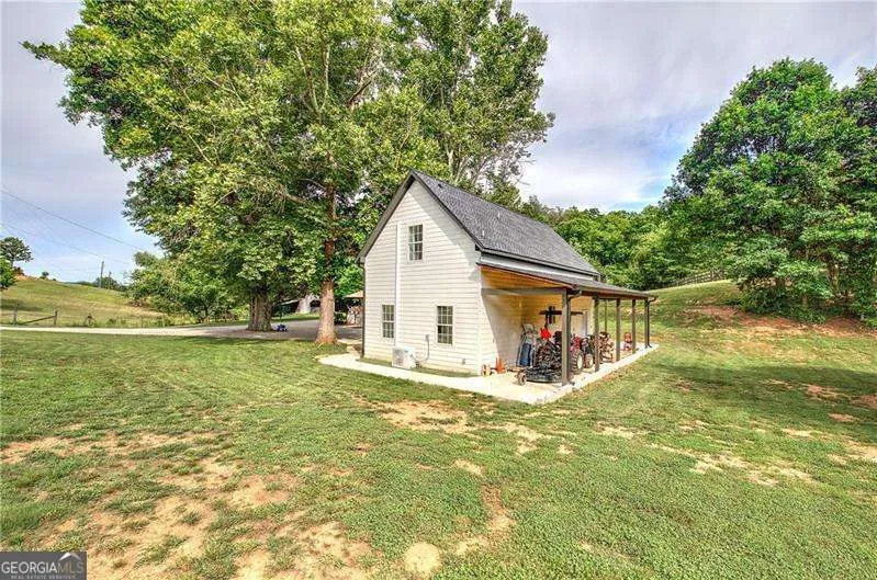 182 Henry Mack Hill RD Rydal, GA 30171