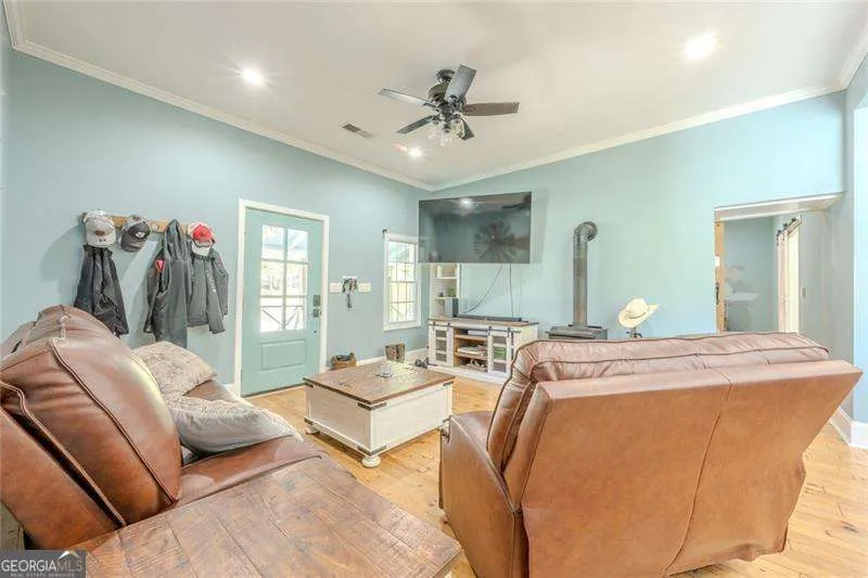 182 Henry Mack Hill RD Rydal, GA 30171