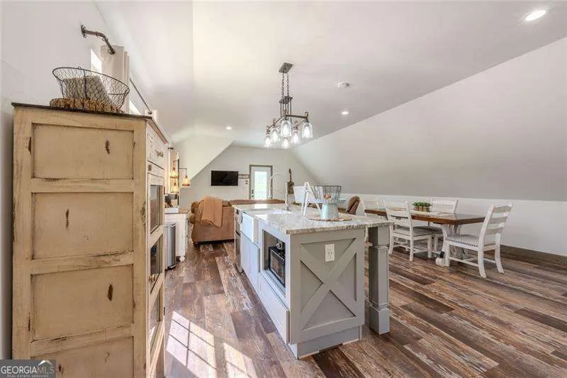 182 Henry Mack Hill RD Rydal, GA 30171