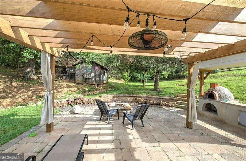 182 Henry Mack Hill RD Rydal, GA 30171