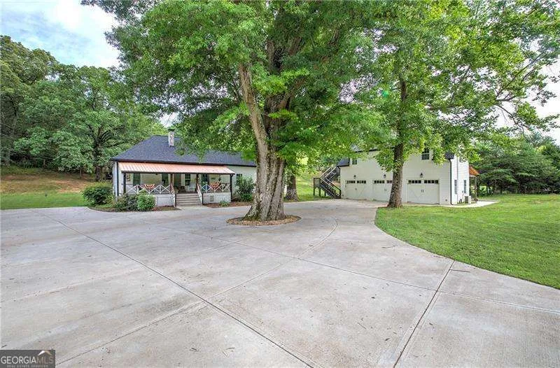 182 Henry Mack Hill RD Rydal, GA 30171