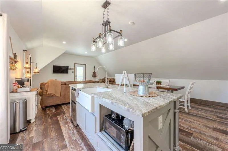 182 Henry Mack Hill RD Rydal, GA 30171