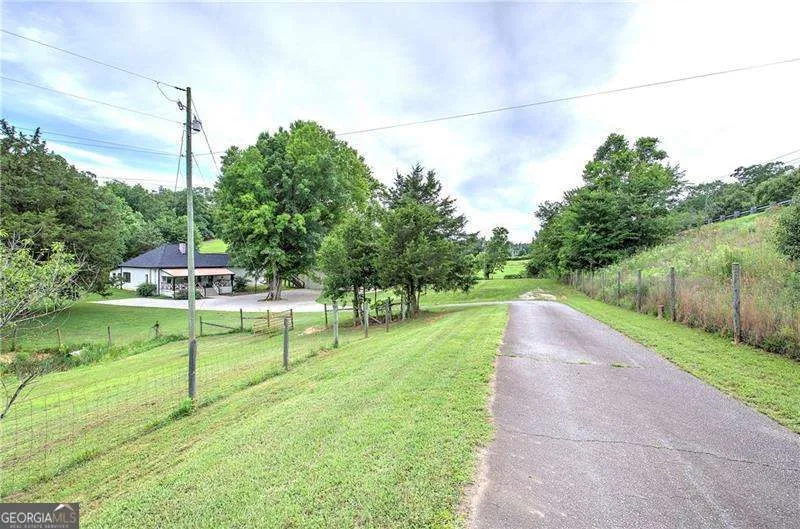 182 Henry Mack Hill RD Rydal, GA 30171