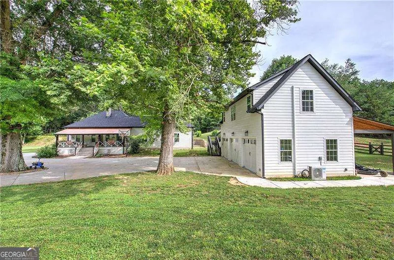 182 Henry Mack Hill RD Rydal, GA 30171