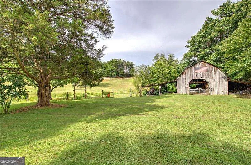 182 Henry Mack Hill RD Rydal, GA 30171