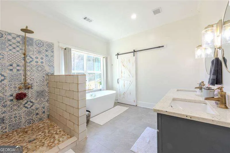 182 Henry Mack Hill RD Rydal, GA 30171