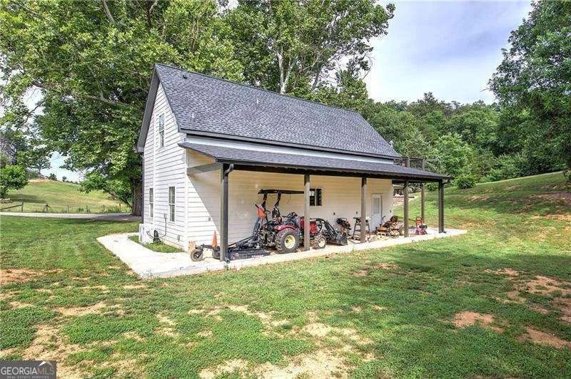 182 Henry Mack Hill RD Rydal, GA 30171