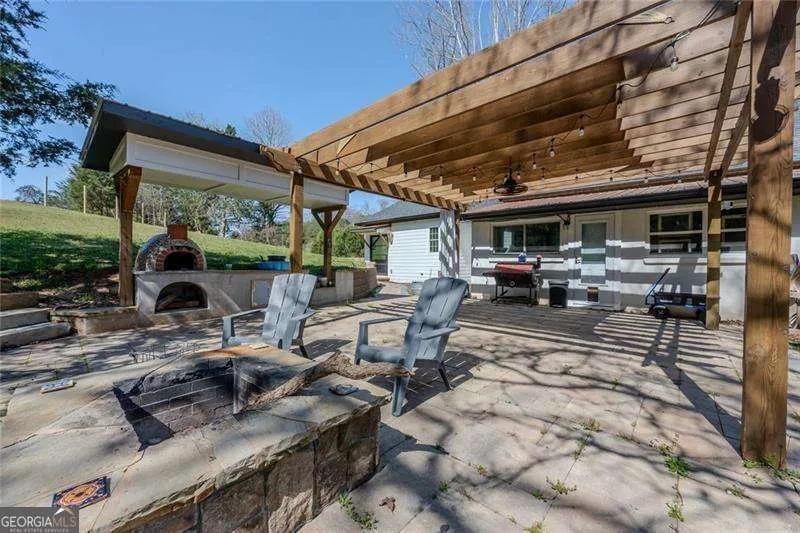 182 Henry Mack Hill RD Rydal, GA 30171