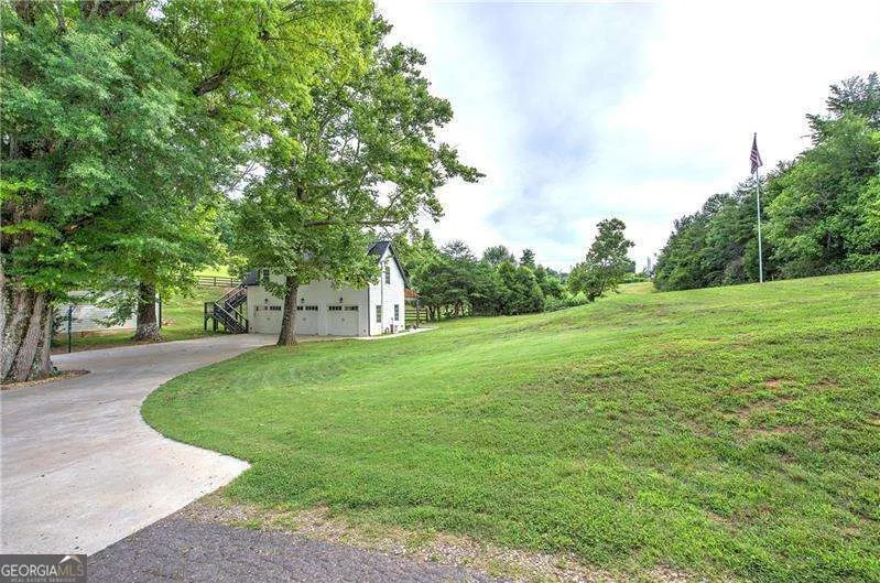182 Henry Mack Hill RD Rydal, GA 30171